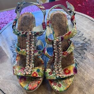 Gianni bini wedge floral rhinestone sandals 8